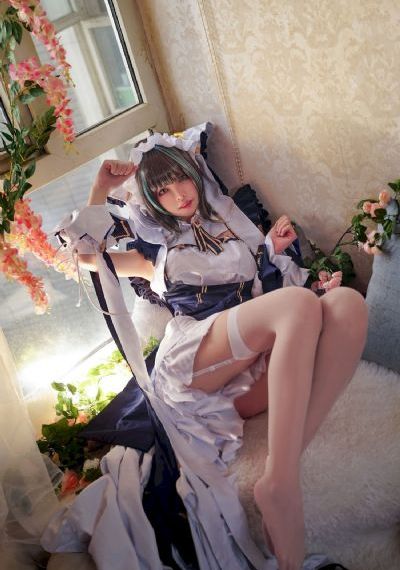 梅花十三被强扒胸罩吸乳